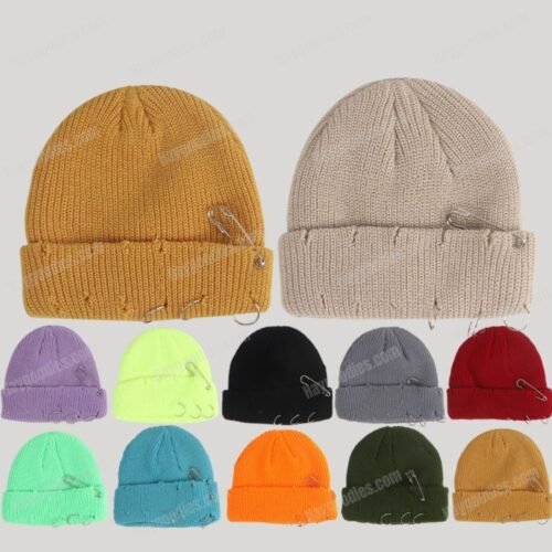 Distressed Knitted Beanie Hat with Accessories – Edgy, Cosy & One Size
